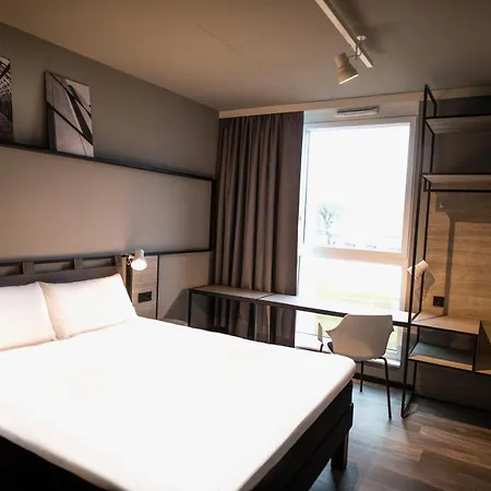 Ibis Hotel 3*